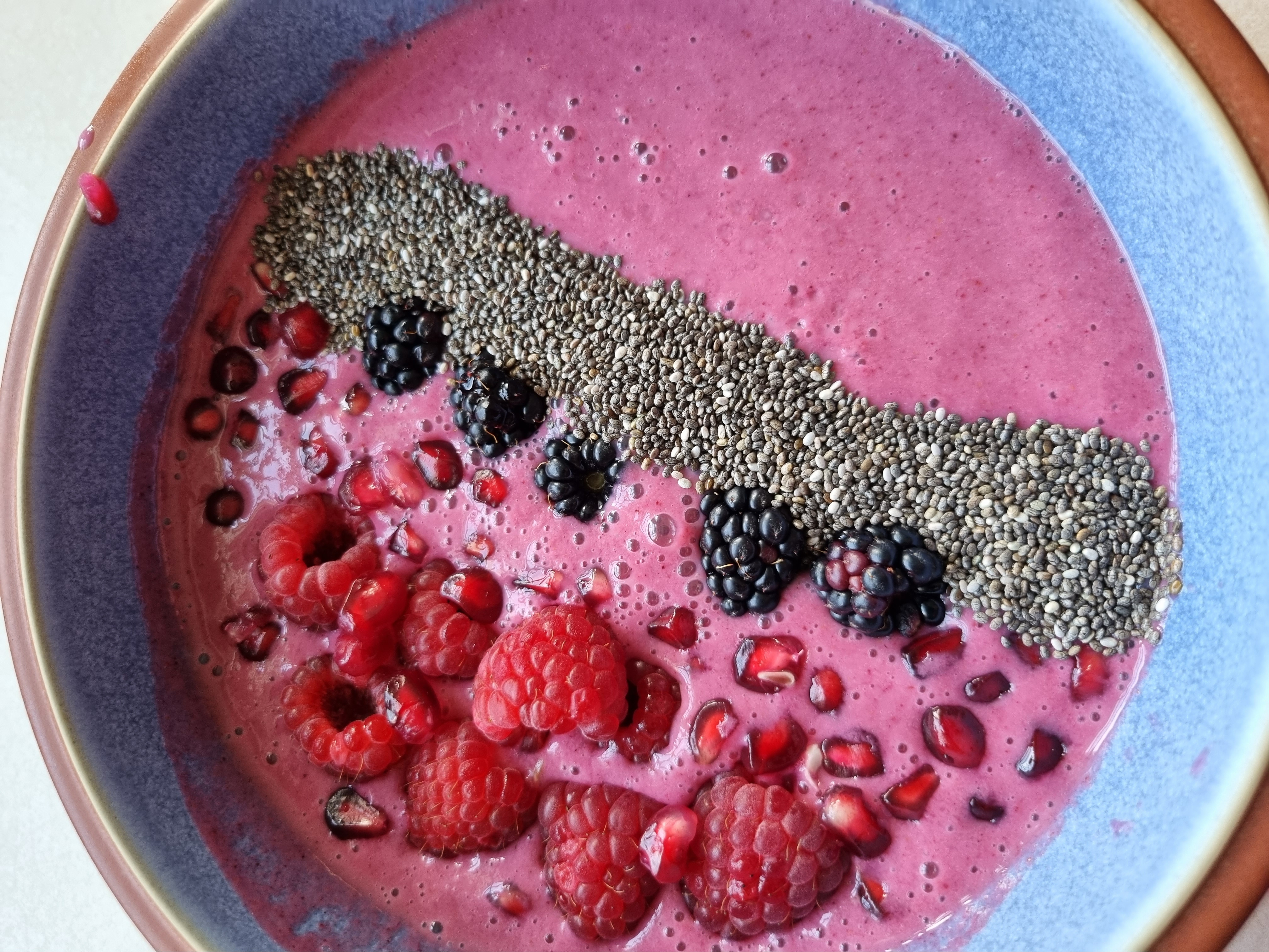 Breakfast smoothie bowl